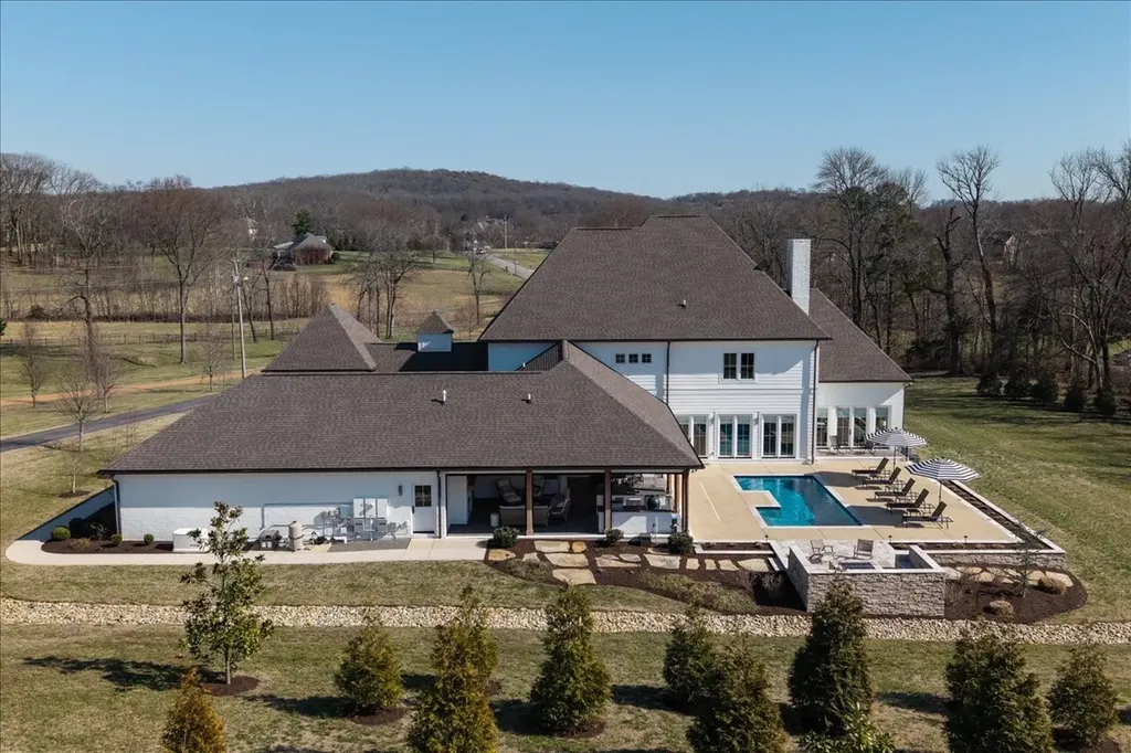 201 Palmer Circle Lebanon TN 37090