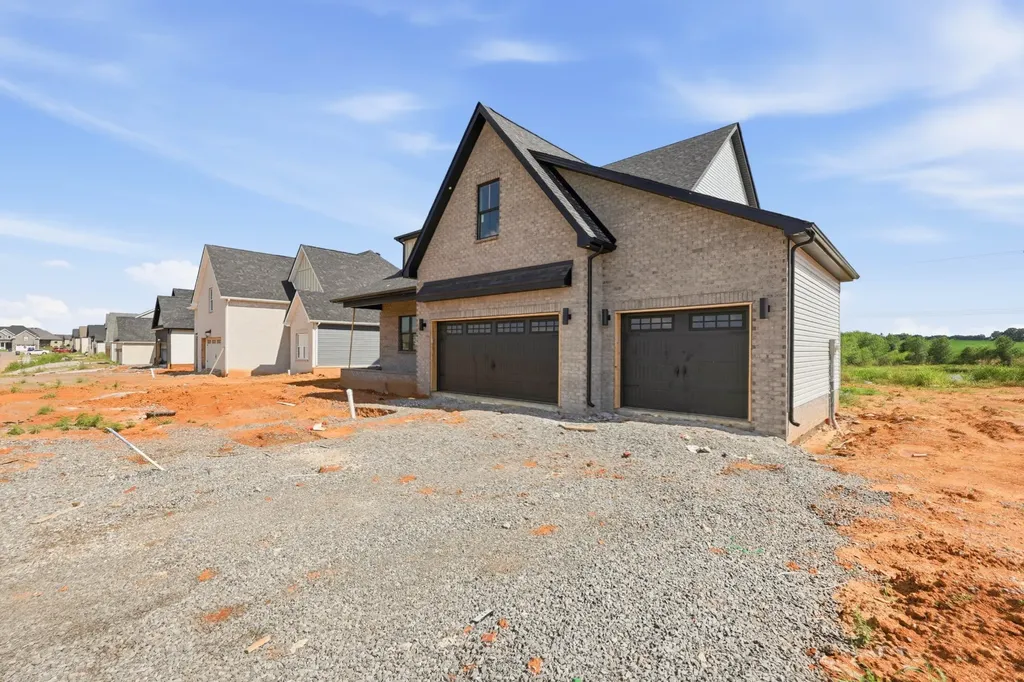 218 Low Plains Lane Clarksville TN 37043