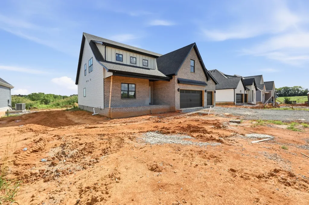 218 Low Plains Lane Clarksville TN 37043