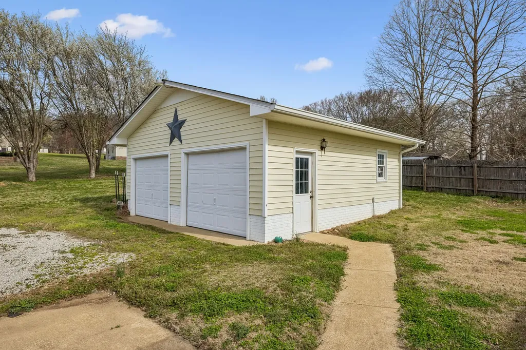 3971 Cantebury Drive Culleoka TN 38451