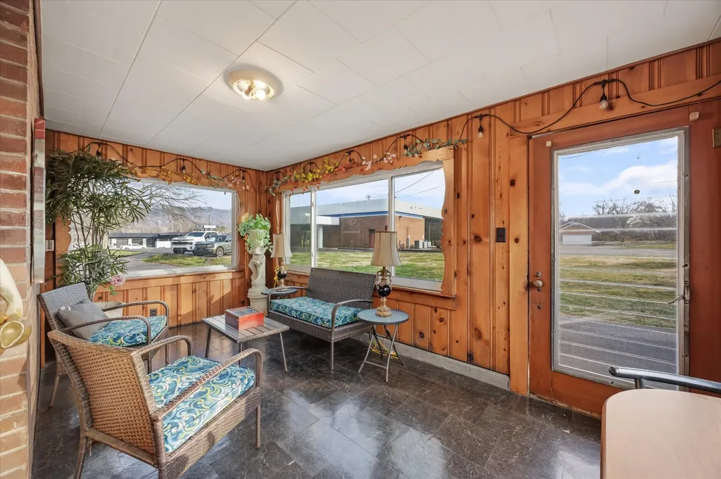 129 N Kingston Avenue Rockwood TN 37854