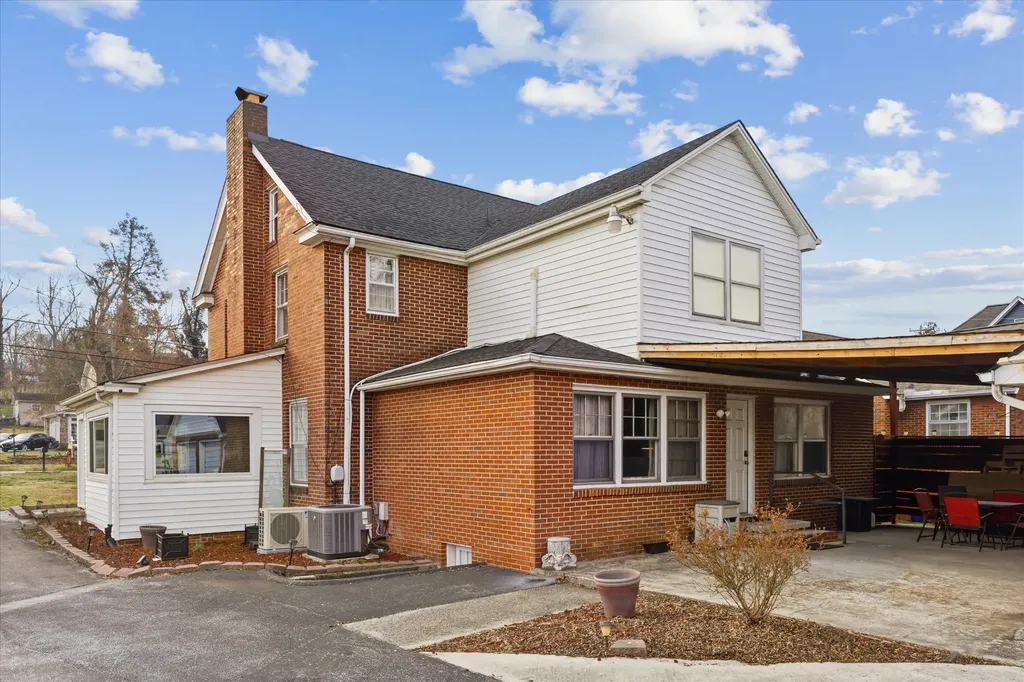129 N Kingston Avenue Rockwood TN 37854