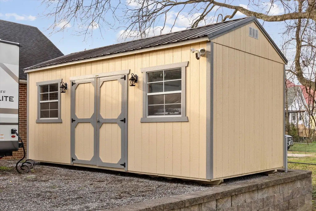129 N Kingston Avenue Rockwood TN 37854