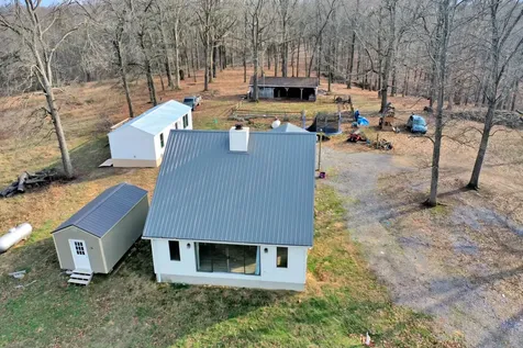 1041 Old Mount Vernon Road Bethpage TN 37022