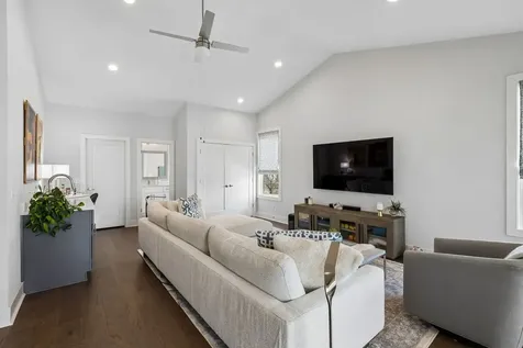 1004 14th Ave, S Nashville TN 37212