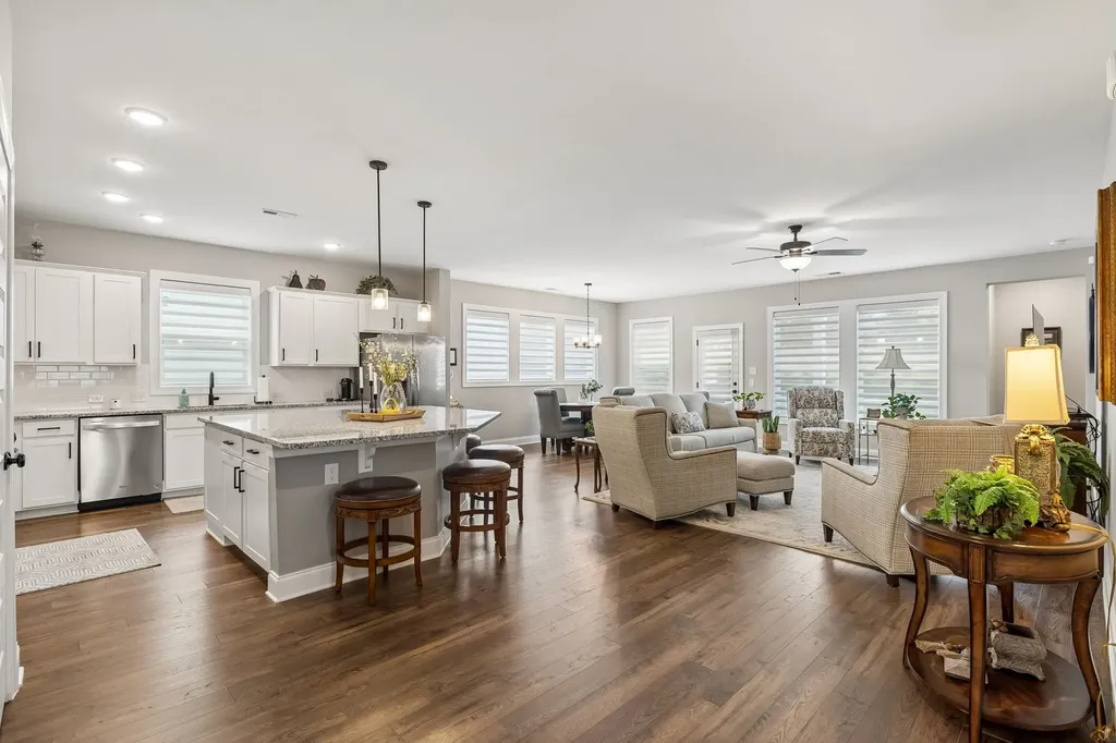 206 Woodhall Court White House TN 37188