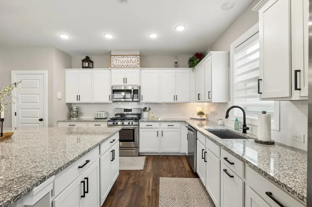 206 Woodhall Court White House TN 37188