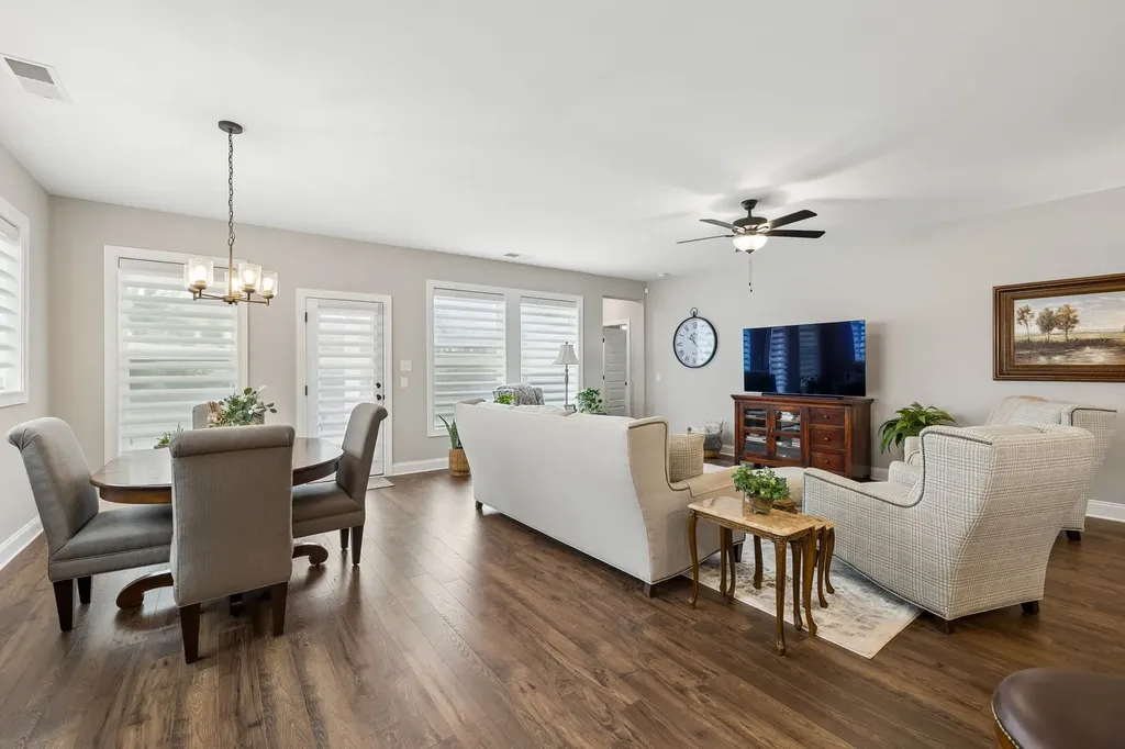 206 Woodhall Court White House TN 37188