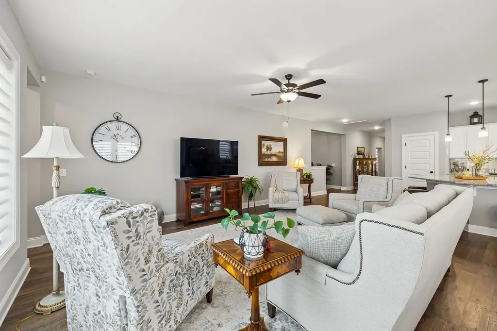 206 Woodhall Court White House TN 37188