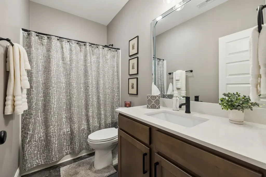 206 Woodhall Court White House TN 37188