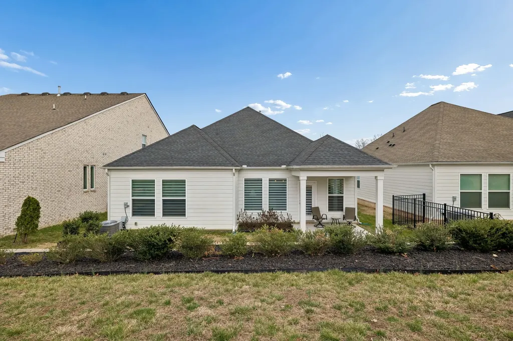 206 Woodhall Court White House TN 37188