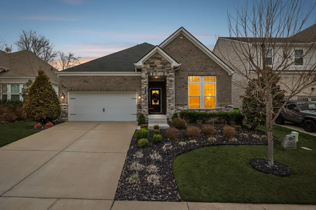 206 Woodhall Court White House TN 37188