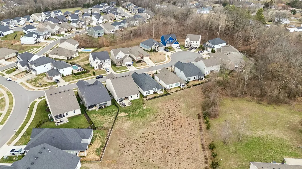 206 Woodhall Court White House TN 37188