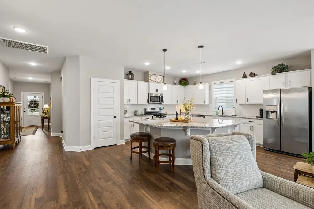 206 Woodhall Court White House TN 37188
