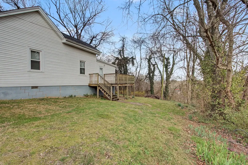 704 Fleming Street Columbia TN 38401
