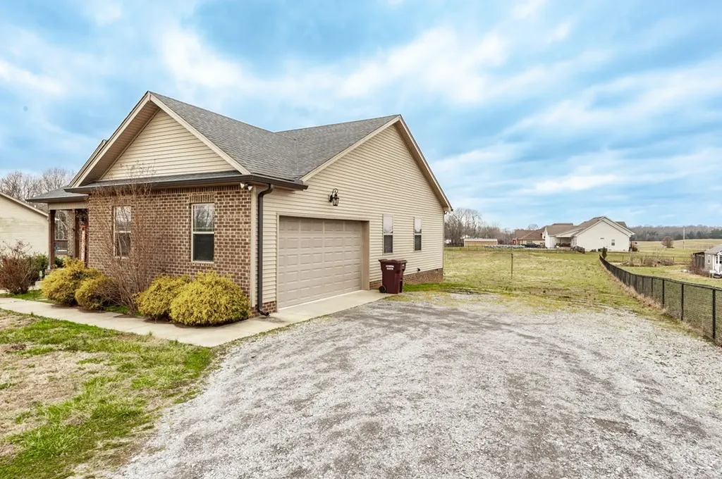 1699 Rapids Road Portland TN 37148