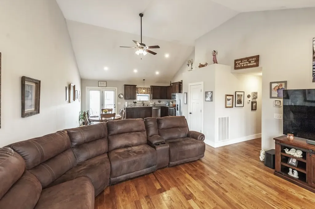1699 Rapids Road Portland TN 37148