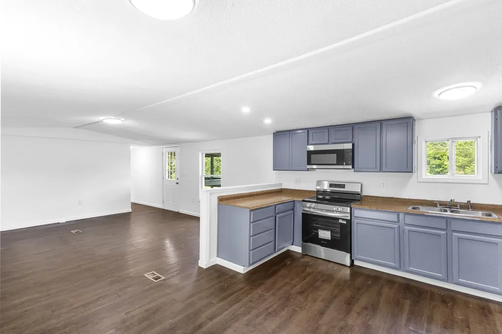 4037 Weston Drive White House TN 37188
