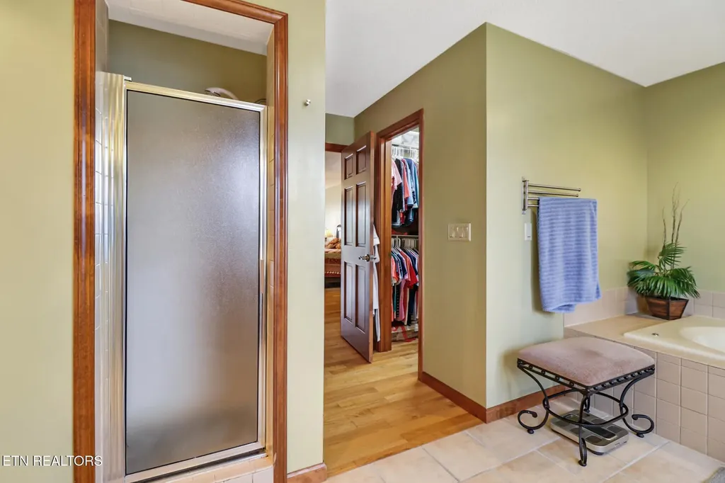 31 Kingsboro Lane Crossville TN 38558