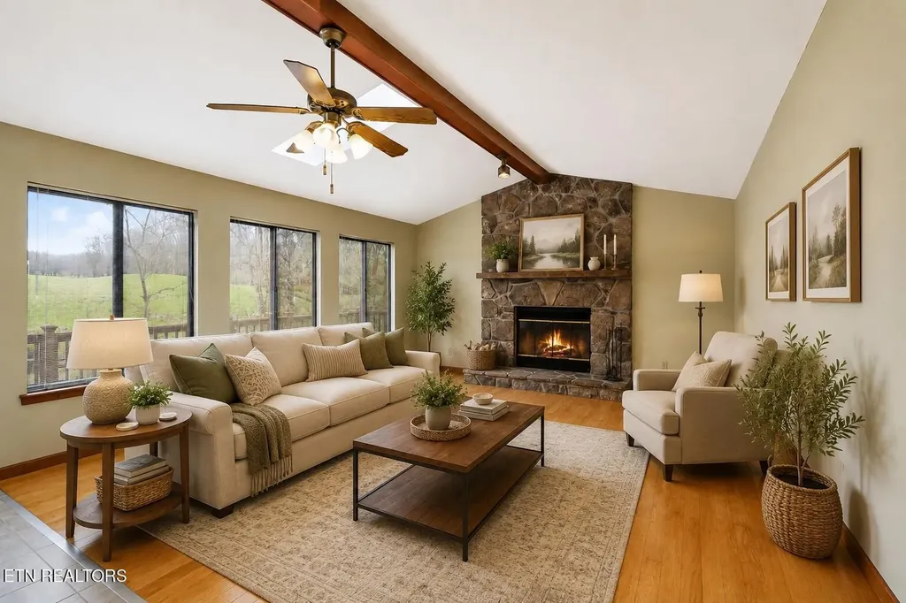 31 Kingsboro Lane Crossville TN 38558