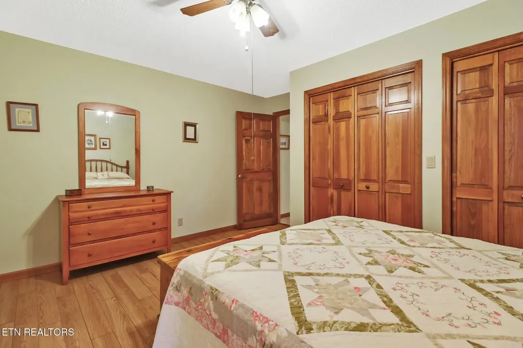 31 Kingsboro Lane Crossville TN 38558
