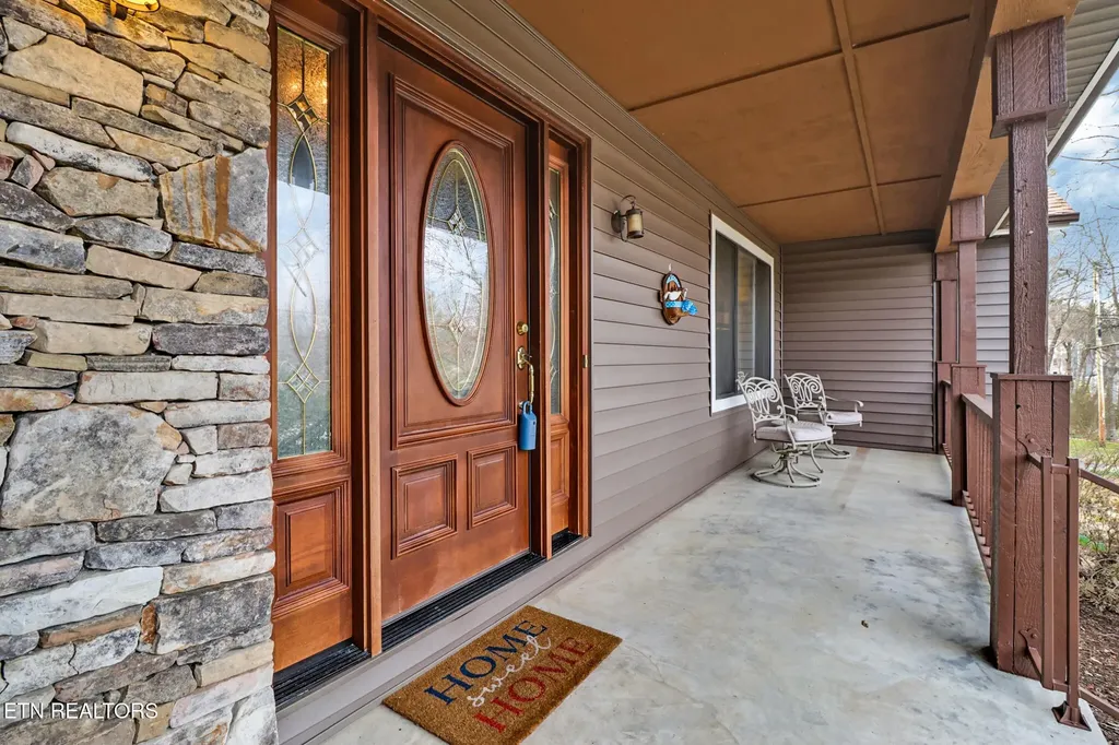31 Kingsboro Lane Crossville TN 38558