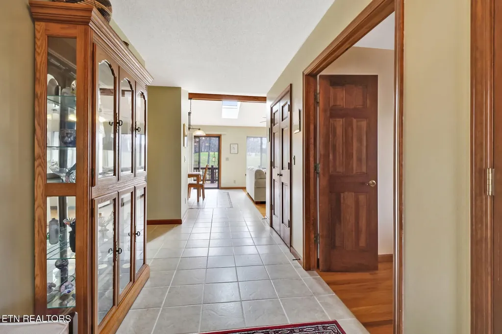 31 Kingsboro Lane Crossville TN 38558