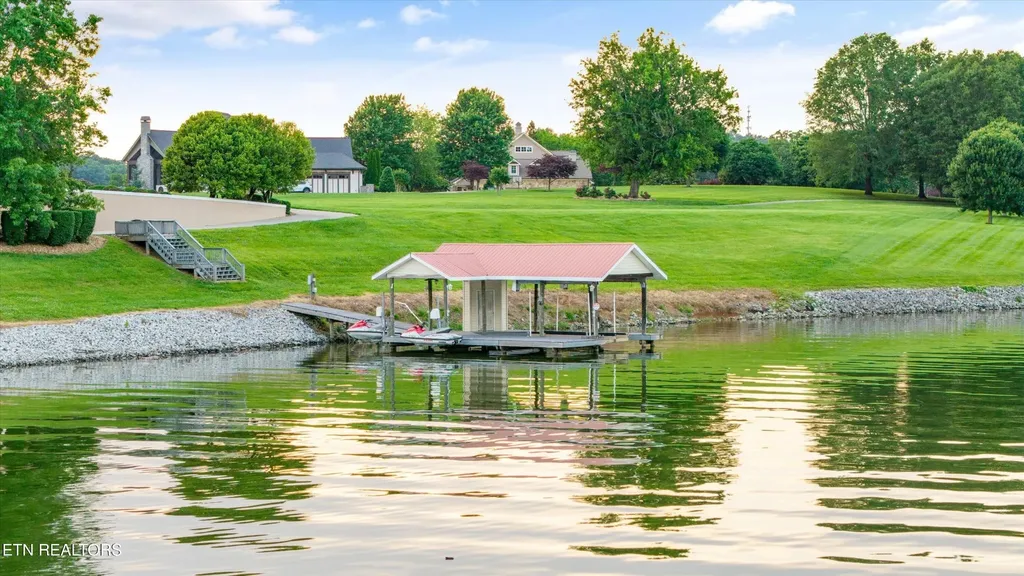 3801 Jackson Bend Drive Louisville TN 37777