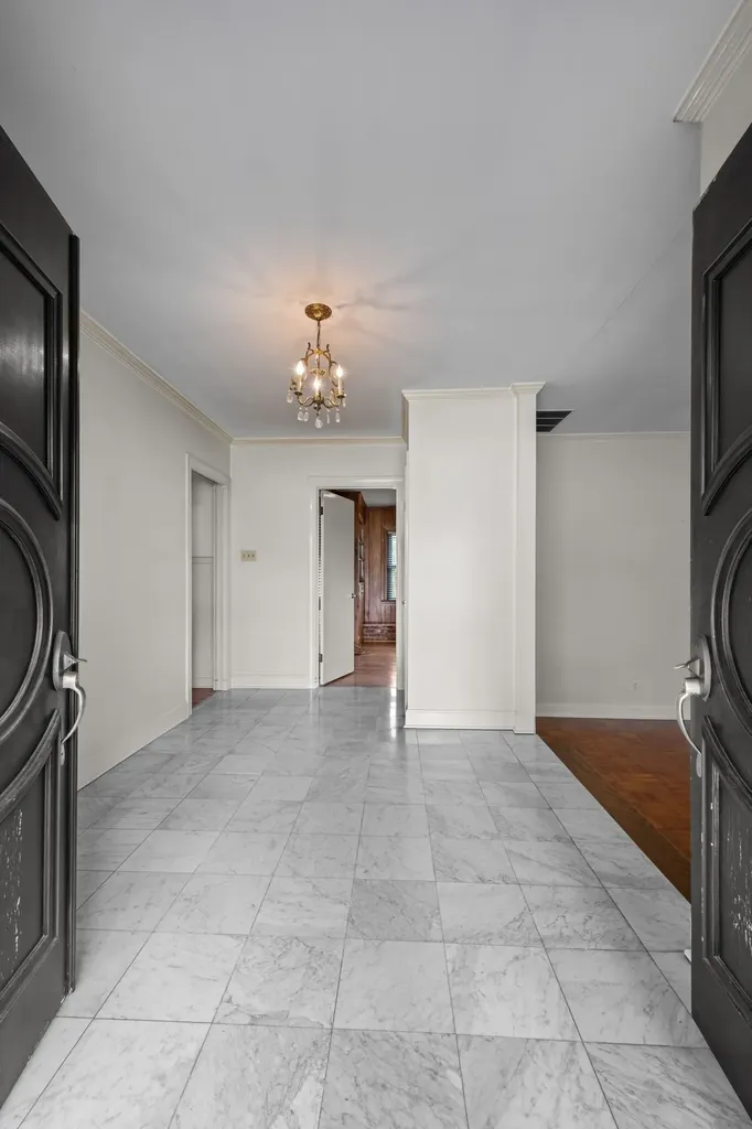 305 Castle Heights Avenue Lebanon TN 37087
