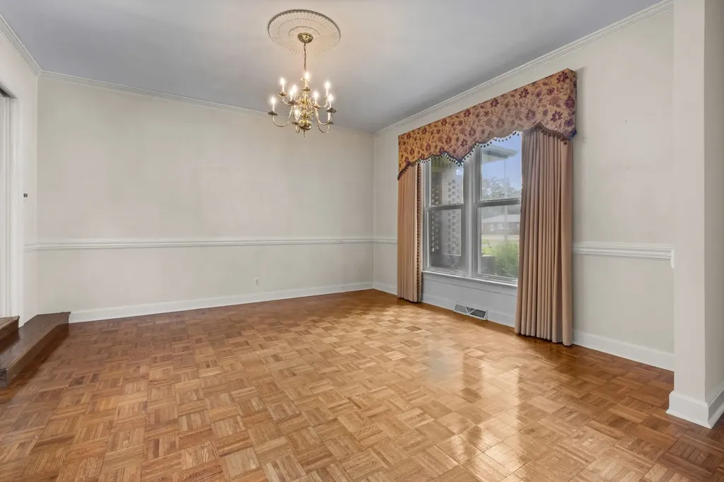 305 Castle Heights Avenue Lebanon TN 37087
