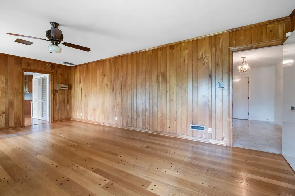 305 Castle Heights Avenue Lebanon TN 37087