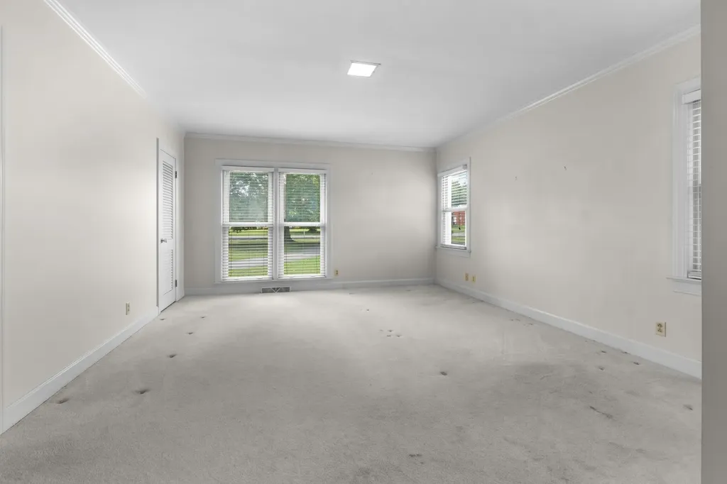 305 Castle Heights Avenue Lebanon TN 37087