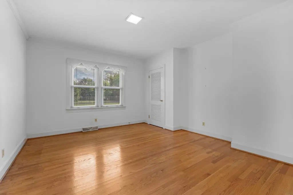 305 Castle Heights Avenue Lebanon TN 37087
