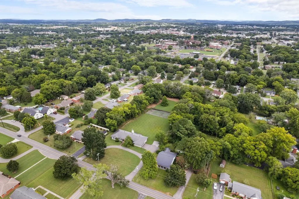 305 Castle Heights Avenue Lebanon TN 37087