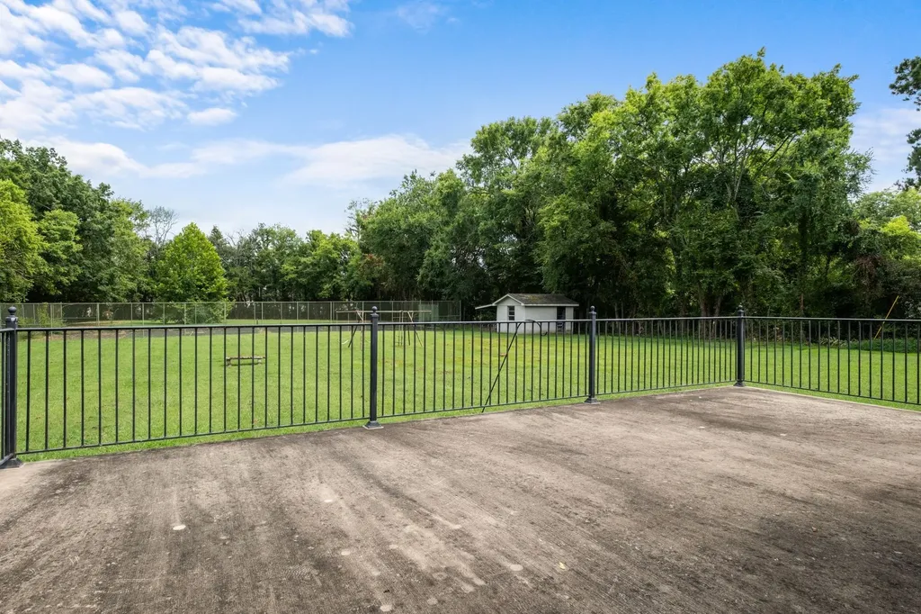 305 Castle Heights Avenue Lebanon TN 37087
