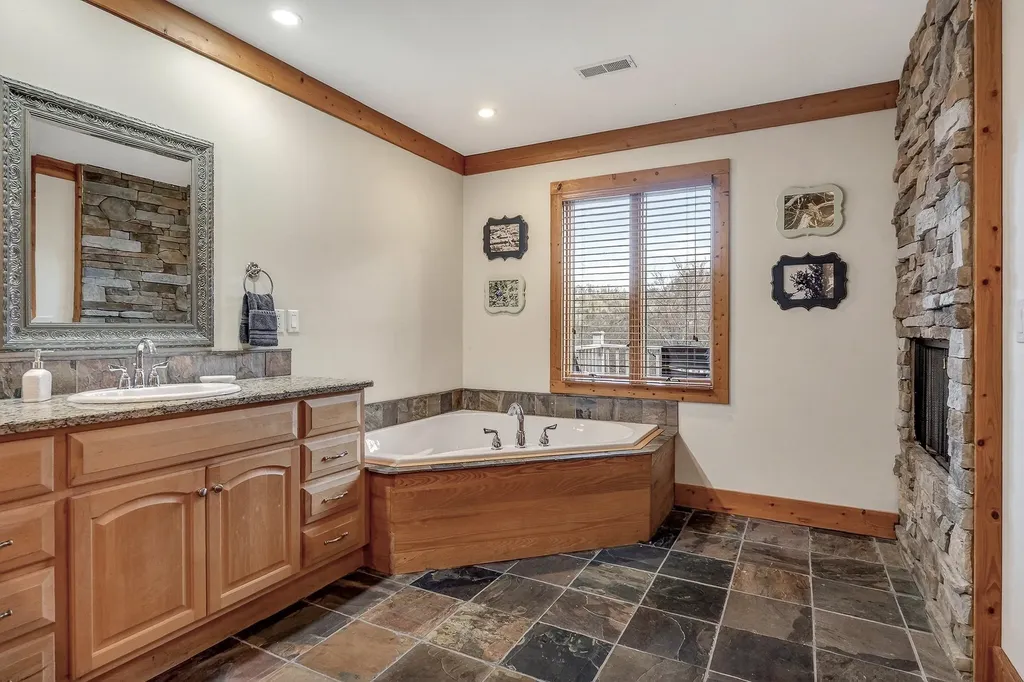 525 Harbor Drive Lancaster TN 38569