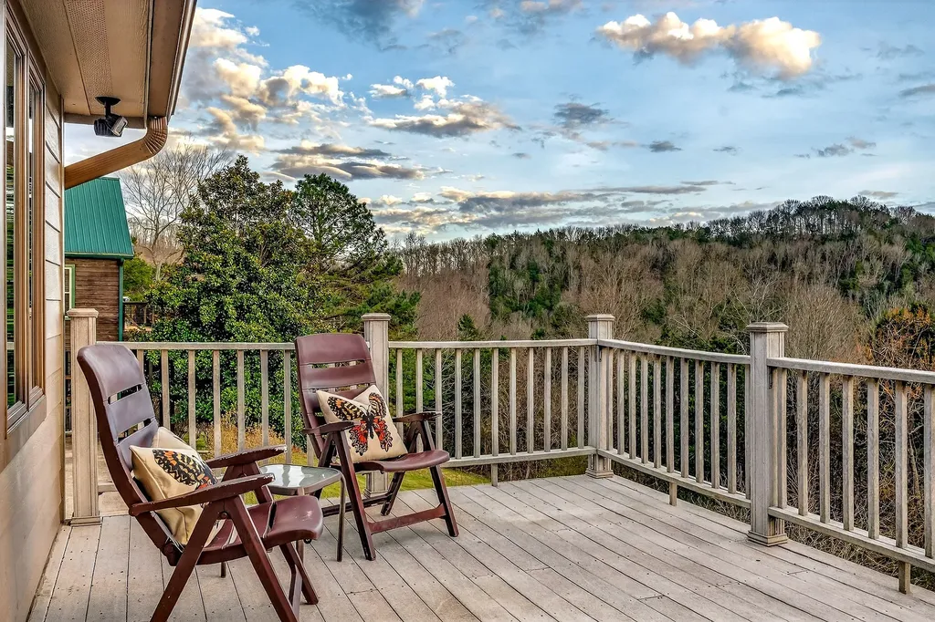525 Harbor Drive Lancaster TN 38569