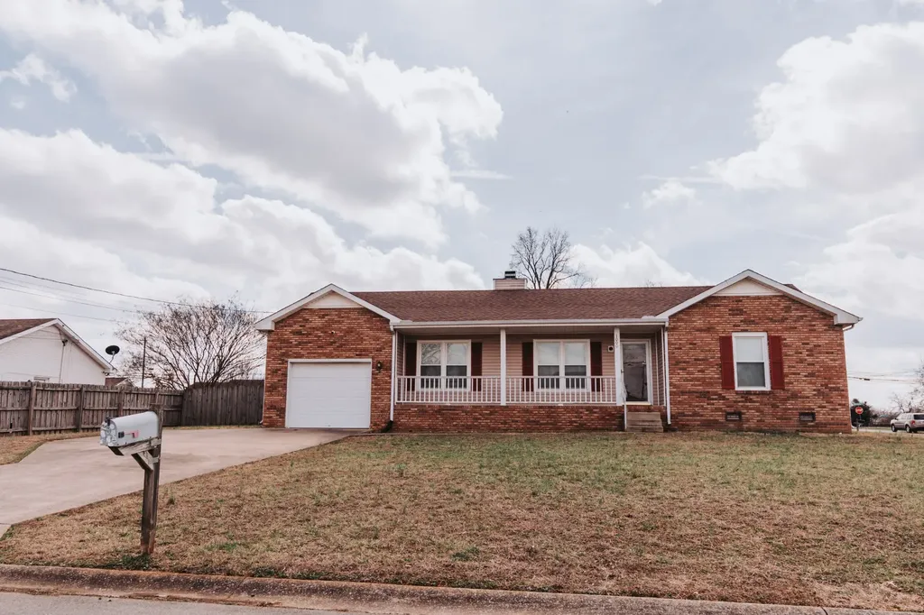 1000 Monica Drive Clarksville TN 37042