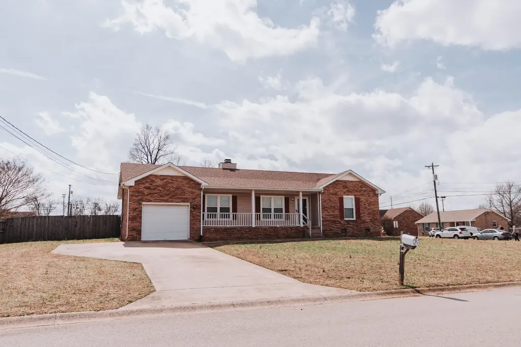 1000 Monica Drive Clarksville TN 37042
