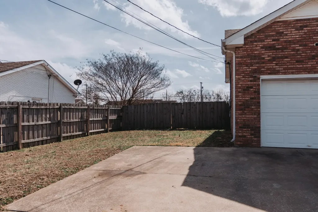 1000 Monica Drive Clarksville TN 37042