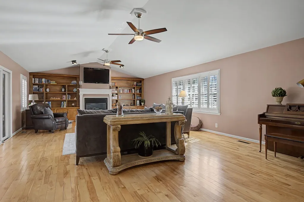 5032 Twin Lakes Drive Old Hickory TN 37138