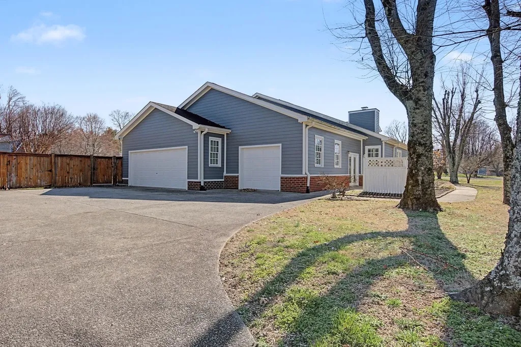 5032 Twin Lakes Drive Old Hickory TN 37138