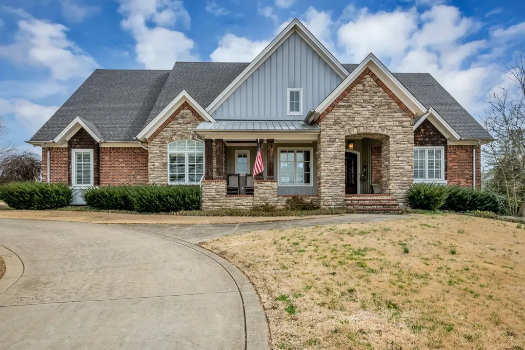 2080 Nashville Highway Columbia TN 38401