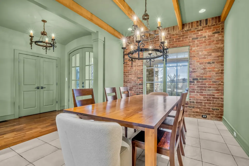 2080 Nashville Highway Columbia TN 38401
