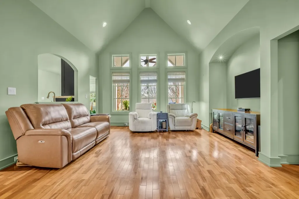 2080 Nashville Highway Columbia TN 38401