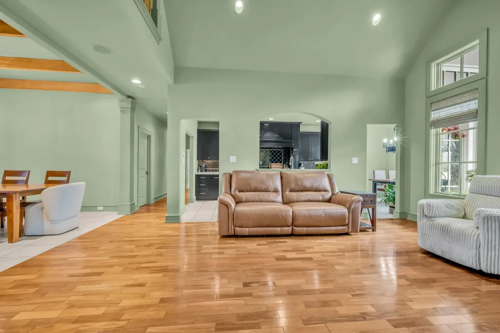 2080 Nashville Highway Columbia TN 38401