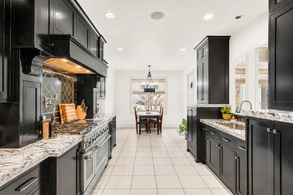 2080 Nashville Highway Columbia TN 38401