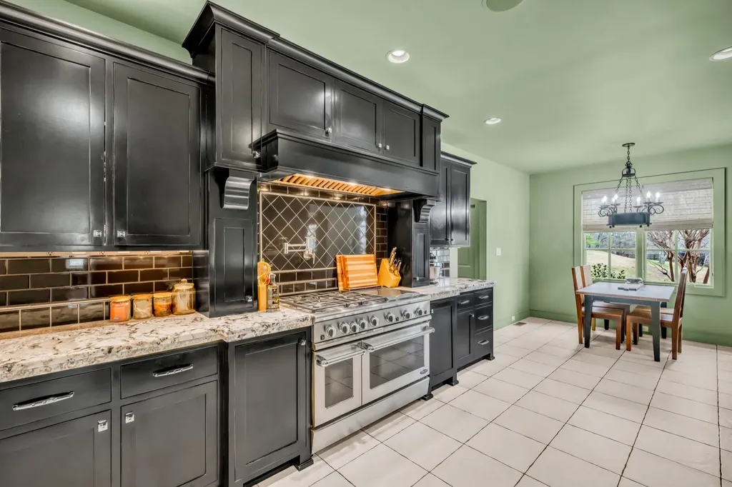 2080 Nashville Highway Columbia TN 38401