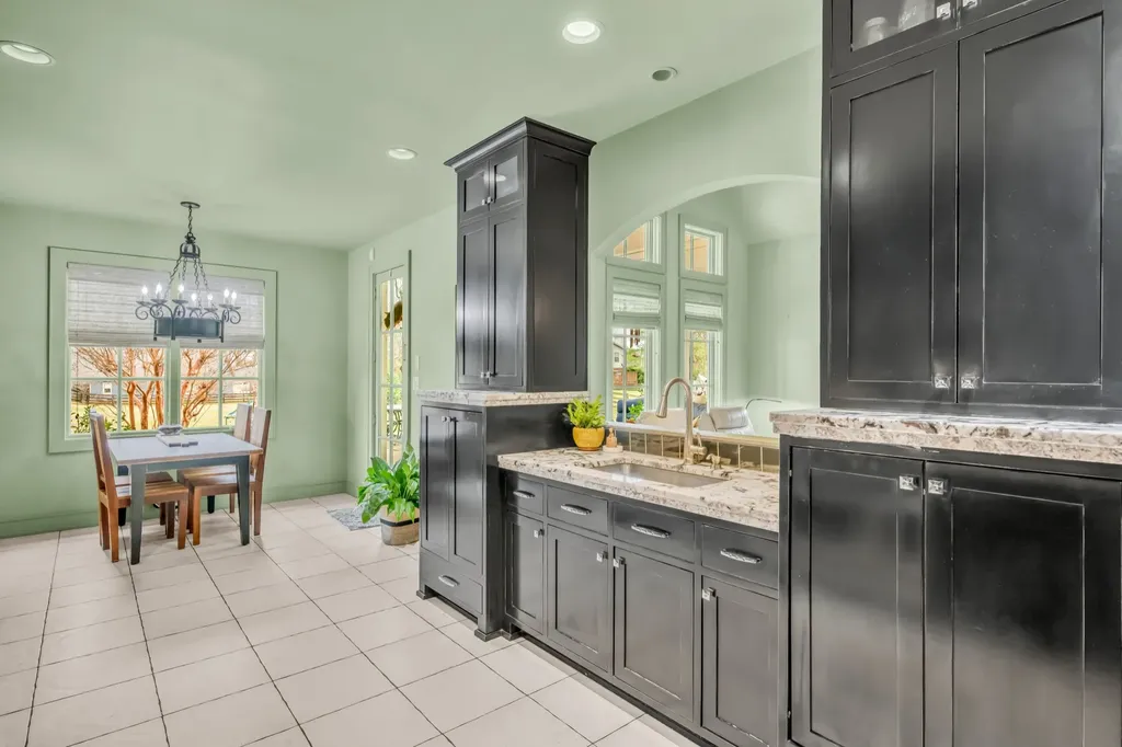 2080 Nashville Highway Columbia TN 38401