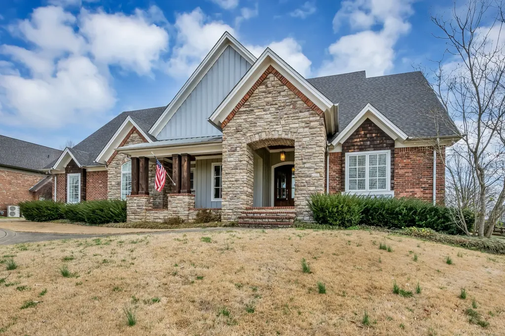 2080 Nashville Highway Columbia TN 38401